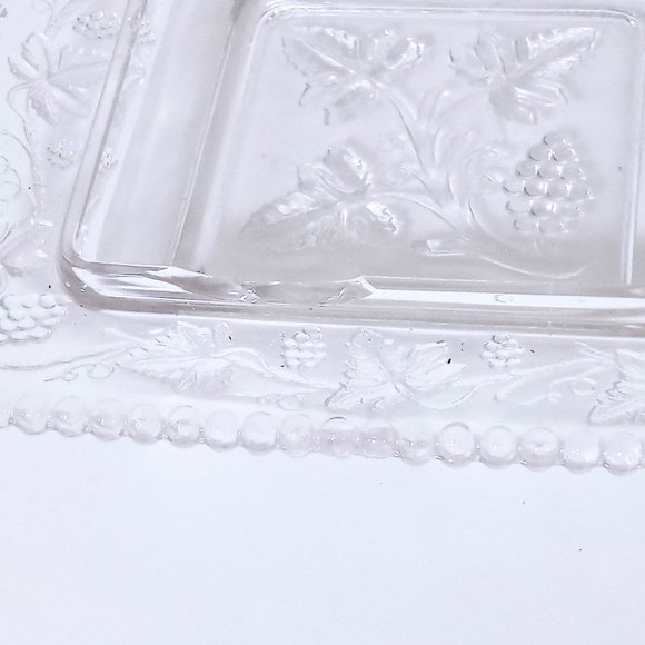 Vintage Pressed Glass Covered Plate‎ with Berry Vines and leaves  #1016 - Picture 9 of 11